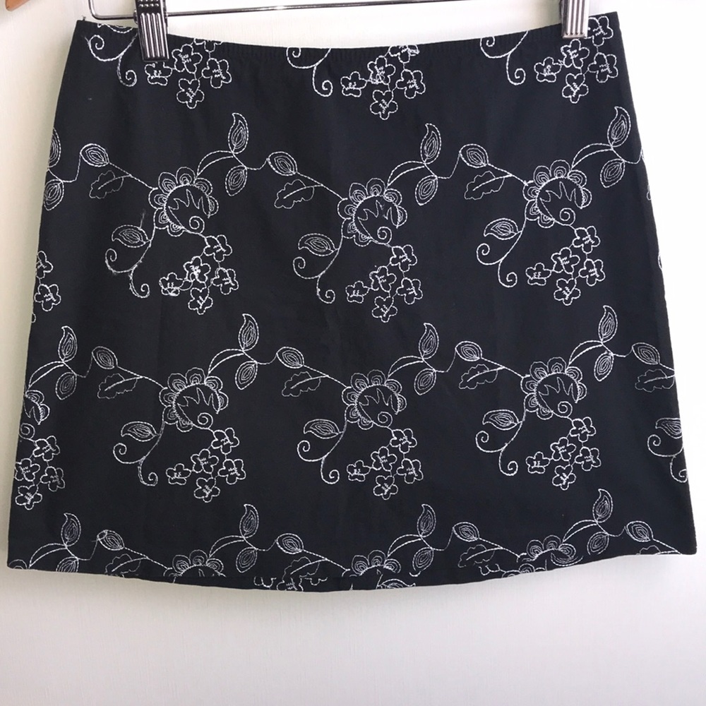 Vintage Aqua Mini Skirt Black White Floral Embroidery size M Anthropologie
